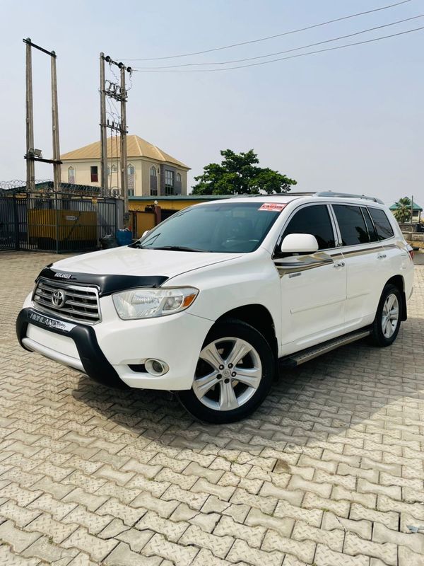 Thumbnail 3 of 2010 Toyota Highlander